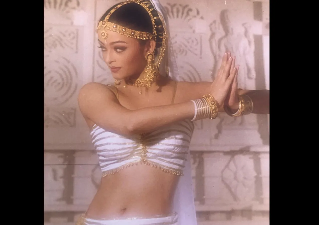 कभी देखी है Aishwarya Rai की 15 साल पुरानी फोटोशूट की तस्वीरें , फिर हो जायेंगे खूबसूरती के कायल