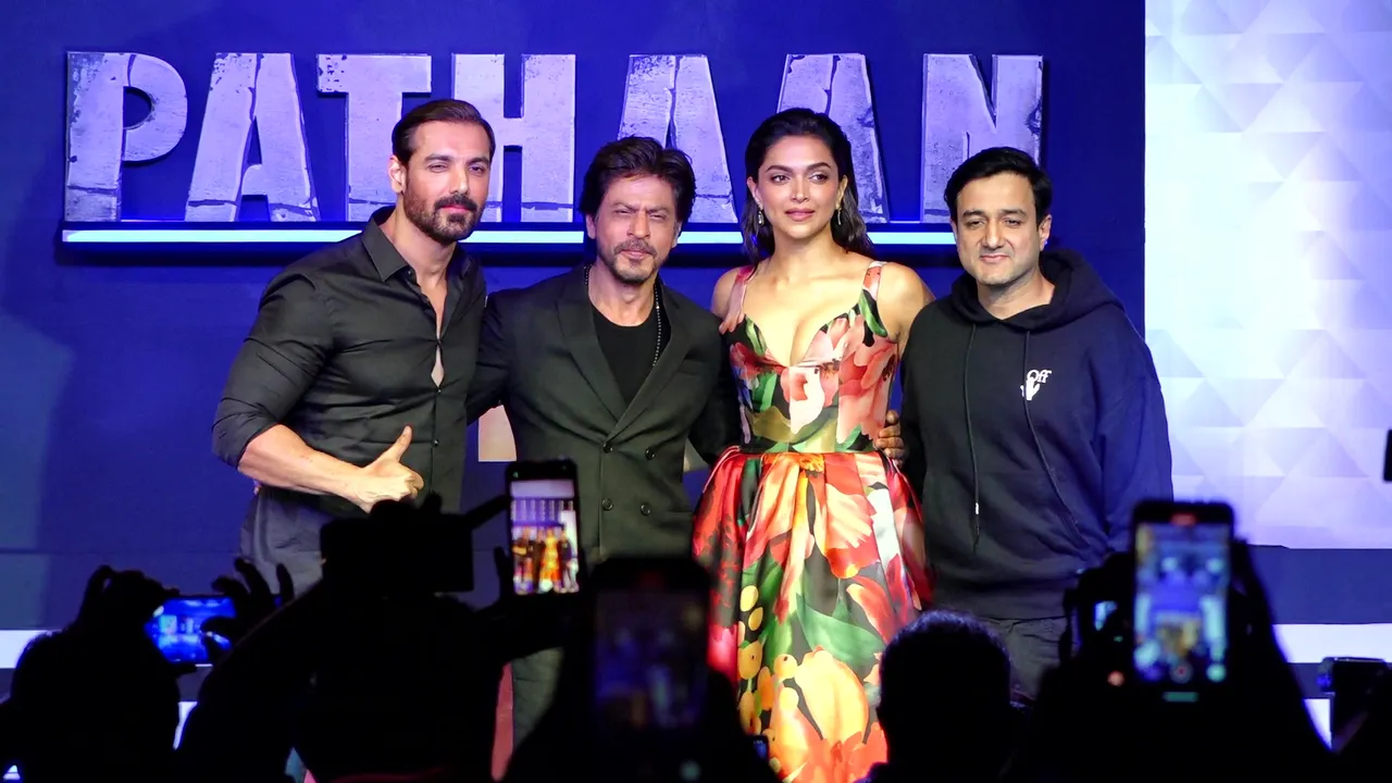 Pathaan: सुपरस्टार शाहरुख खान कहते हैं, हम सिनेमा के अमर (दीपिका), अकबर (SRK), एंथोनी (जॉन) हैं, जिनमें कोई संस्कृति अंतर नहीं है by Chaitanya Padukone