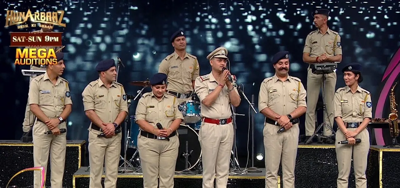 हिमाचल प्रदेश पुलिस के ऑर्केस्ट्रा बैंड ने रोहित शेट्टी को कलर्स के 'हुनरबाज-देश की शान' में दिखाया अपना हुनर