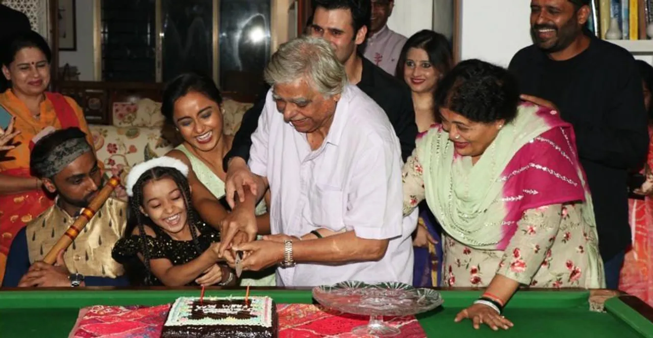 जाने माने निर्देशक प्रेम सागर ने परिवार और दोस्तों के साथ मनाया अपना जन्मदिन