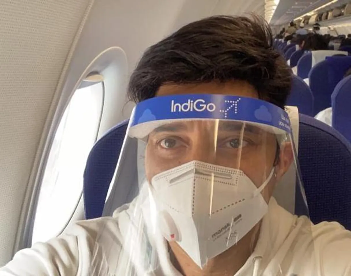 अभिनेता करन आनंद मुंबई एयरपोर्ट पर आए नज़र, आगामी प्रोजेक्ट्स के लिए है तैयार।