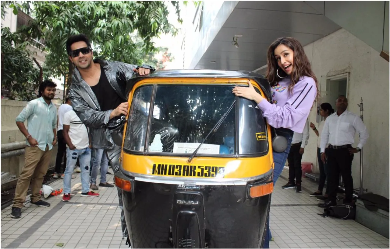 Photos: वरुण और श्रद्धा ने ऑटो पर कुछ इस अंदाज़ में किया ‘स्ट्रीट डांसर 3डी’ का प्रमोशन