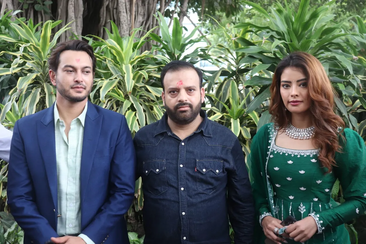 फिल्म ‘प्रेम गीत-3’ के प्रमोशन के लिए दिल्ली आए नेपाली सुपर स्टार प्रदीप खड़का और क्रिस्टीना गुरुंग