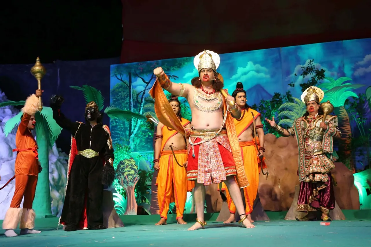 लव कुश रामलीला Live: आम आदमी पार्टी के बृजेश गोयल ने अंगद की भूमिका निभाई
