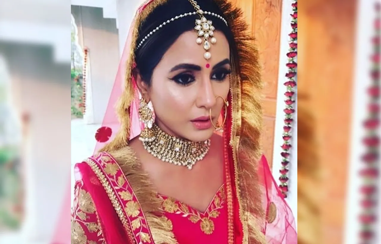 लाल जोड़ा के साथ चूड़ा पहने नजर आई हिना खान, क्या कर रही है शादी ?