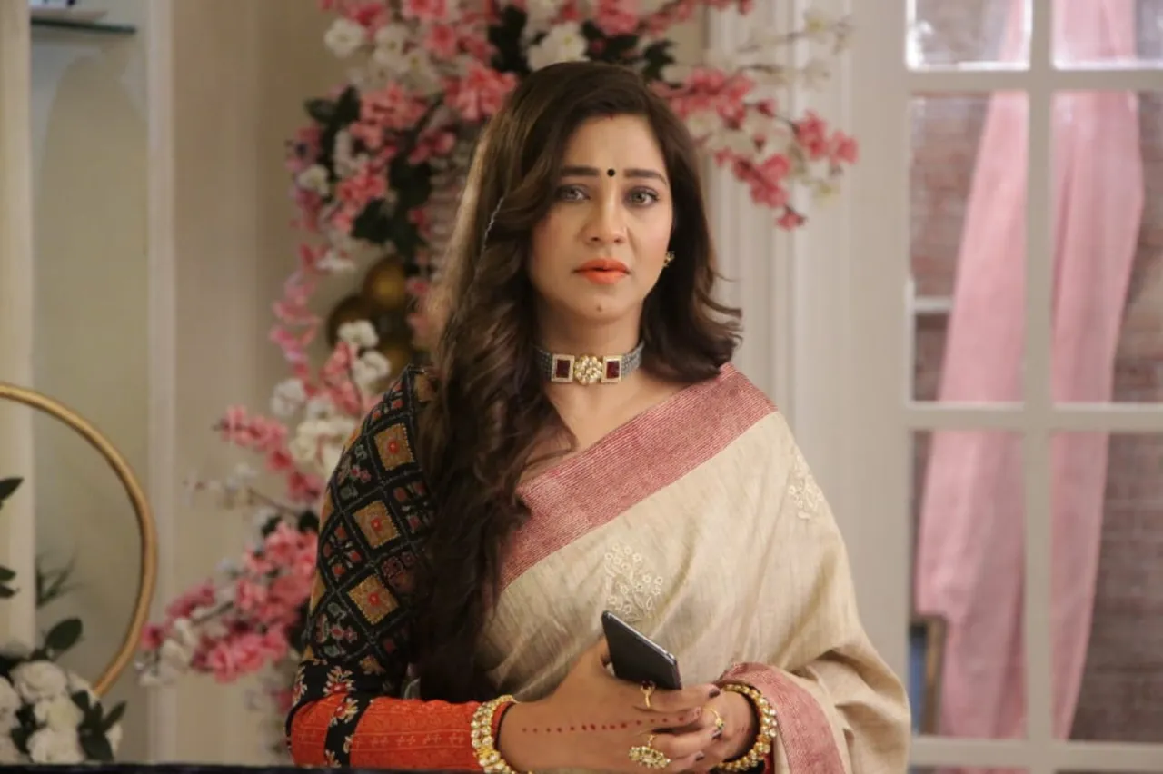 जानिए कैसे स्टार भारत के 'गुड़ से मीठा इश्क़' शो में अभिनेत्री आम्रपाली गुप्ता ने अपने मच्योर लुक के लिए की जमकर तैयारी!