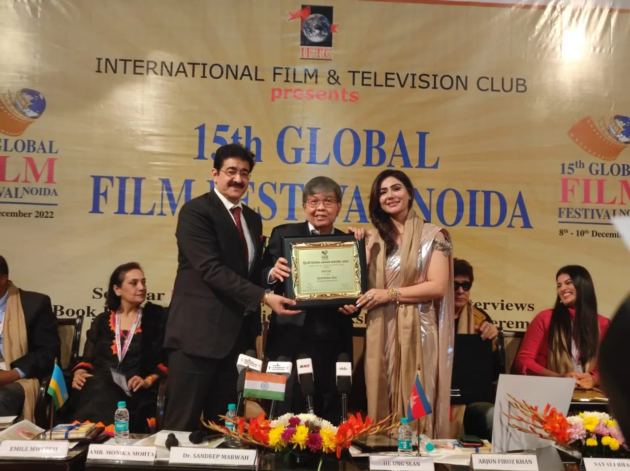 ग्लोबल फिल्म फेस्टिवल- अर्जुन फिरोज खान को हिंदी सिनेमा भूषण अवार्ड