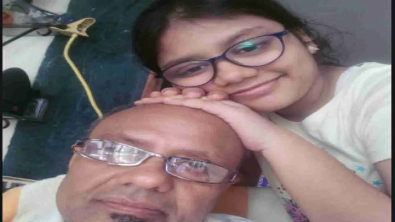 फिल्म निर्माता Santosh Gupta की पत्नि और बेटी ने खुद को आग लगाकर आत्महत्या कर ली