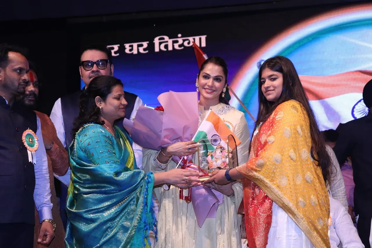 Isha Koppikar takes part in Har Ghar Tiranga campaign ahead of Independence Day