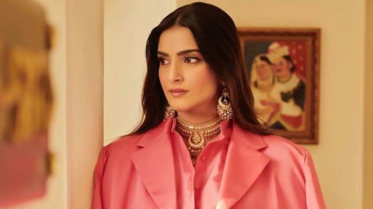 सोशल मीडिया पर Sonam Kapoor क्यों हो रही हैं ट्रोल