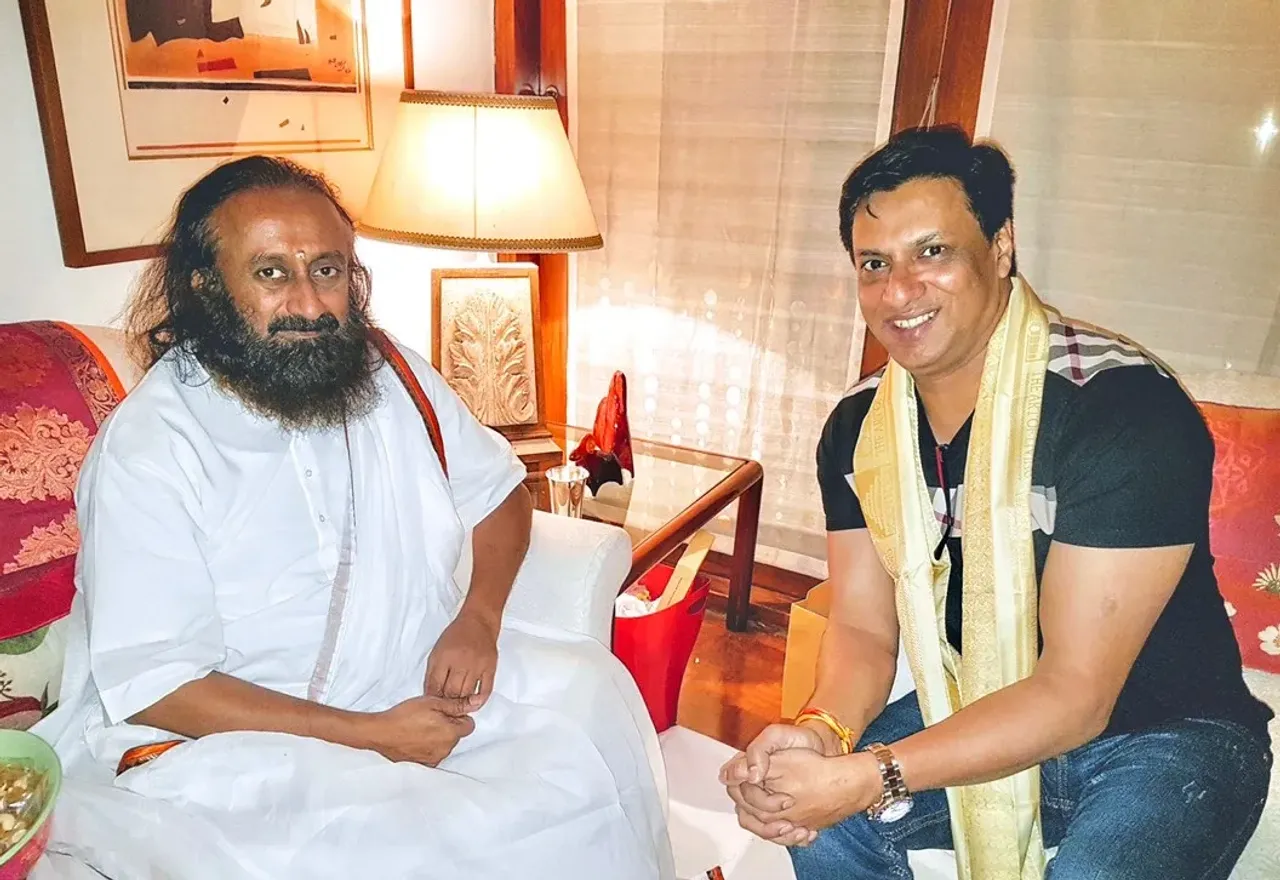 Happy Birthday Sri Sri Ravi Shankar: रविशंकर की शुरुआती शिक्षा एमएसई बेंगलुरु स्कूल से हुई थी