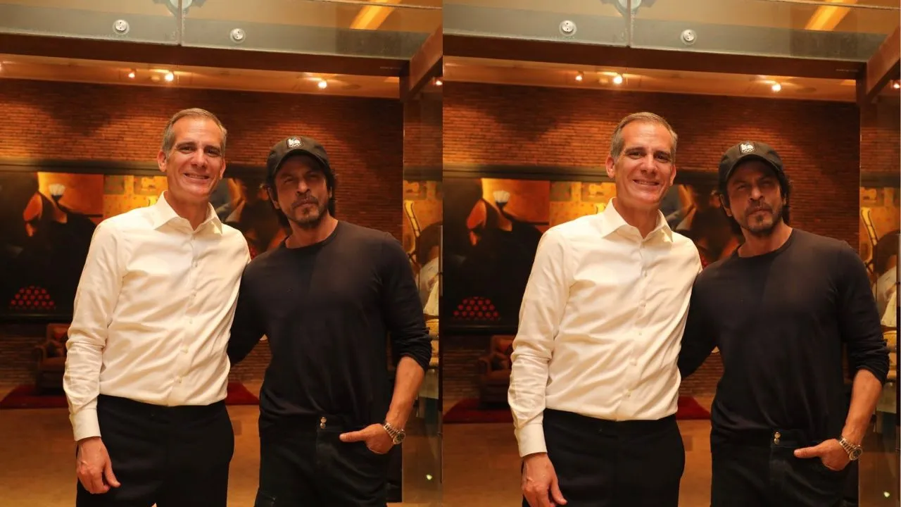 american_diplomat_shares_photos_of_meeting_with_shah_rukh_khan