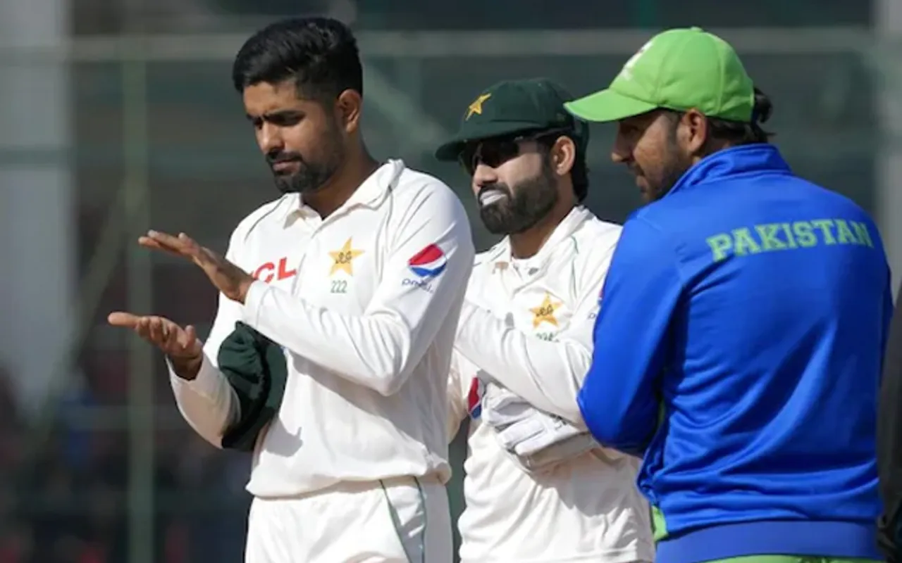 'Umpire ne bacha liya warna Babar harwa deta’- Fans react as 1st Test between Pakistan and New Zealand ends in draw