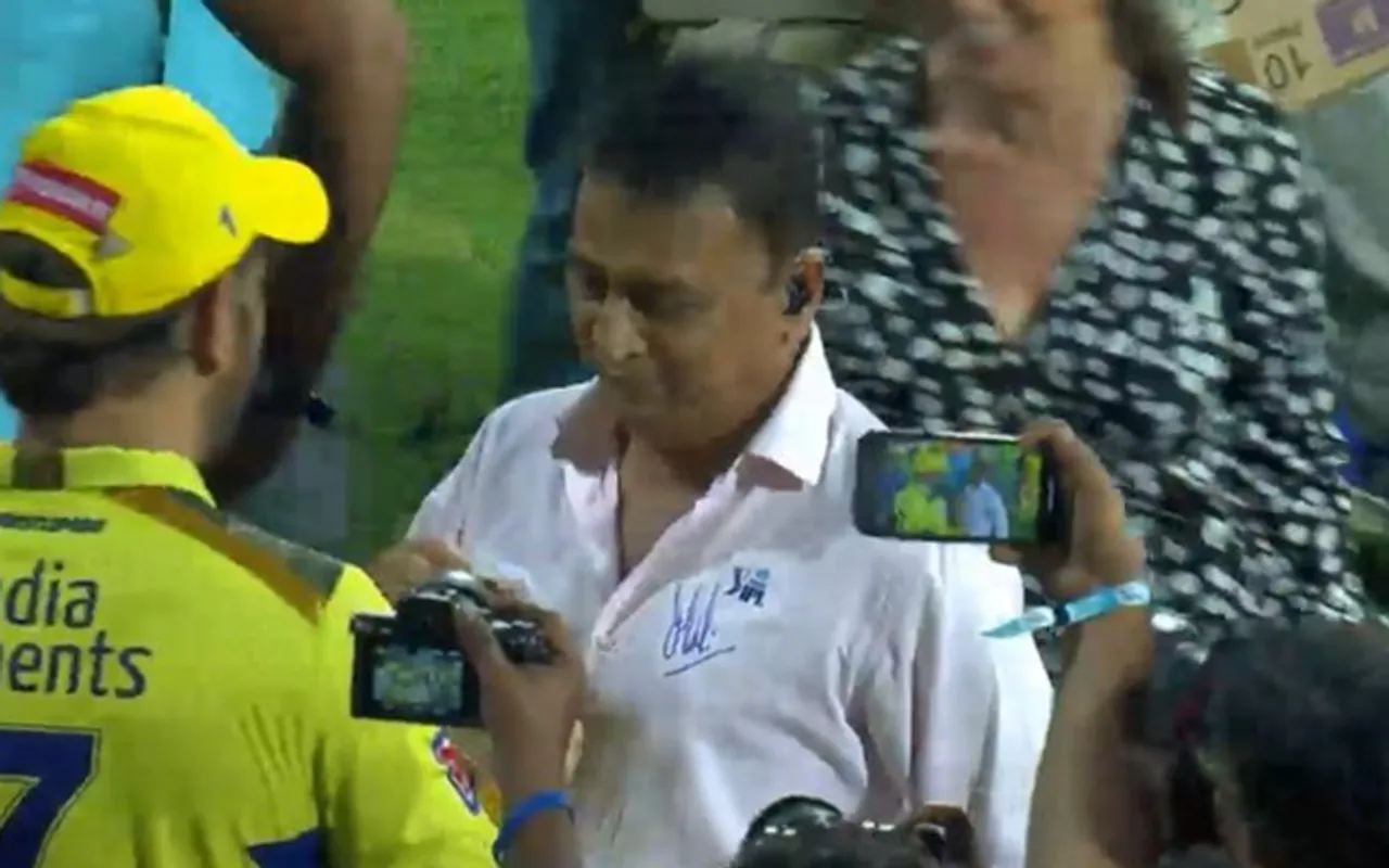 'Maybe he will sell Pan masala wearing this shirt' - Fans react as Sunil Gavaskar gets MS Dhoni's autograph signed on his shirt in IPL 2023