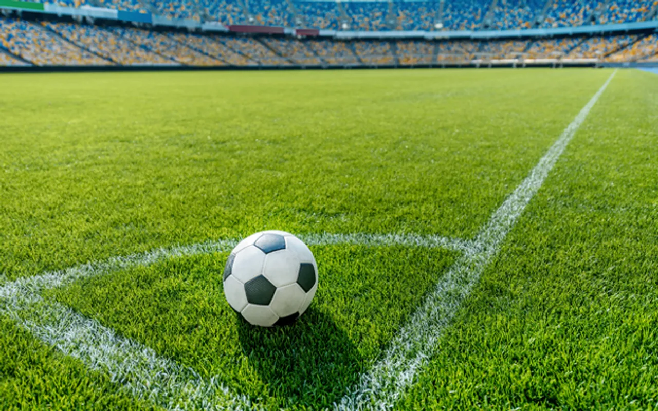 Woman dies in raging fan war between Palmeiras and Flamengo supporters outside football stadium in Sao Paulo