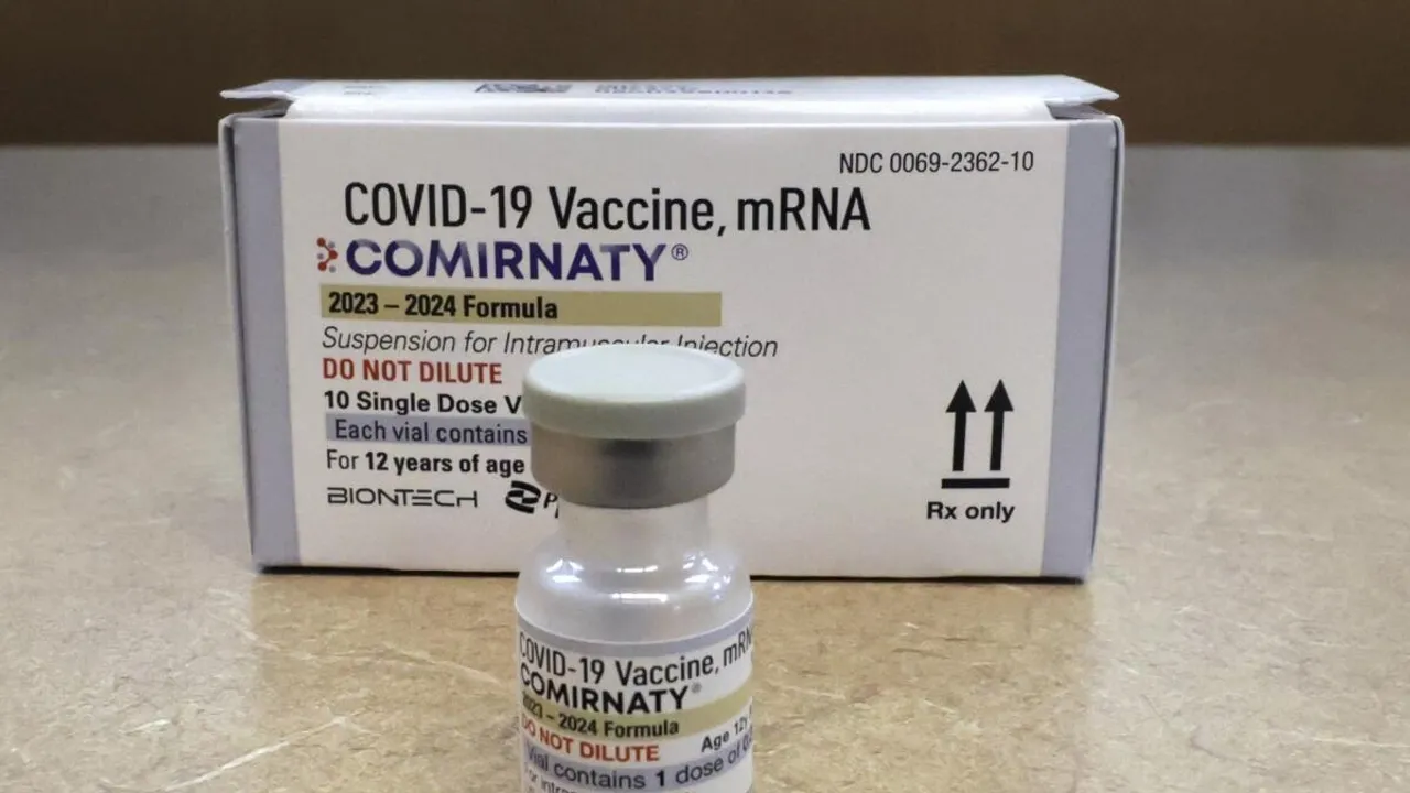 CDC Advises Additional COVID-19 Booster for Americans 65 and Older to Combat Virus Resurgence