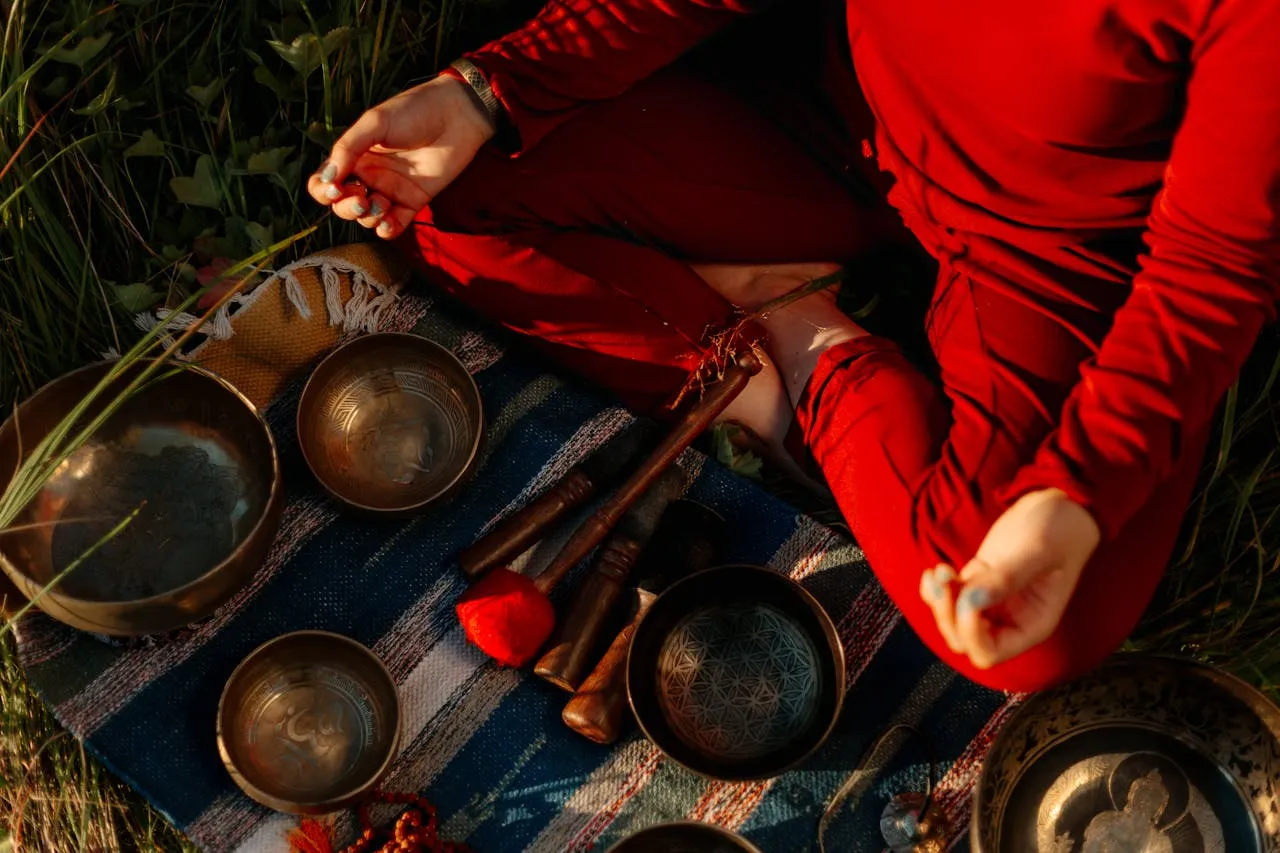 Decoding the Roots of Health: An In-Depth Look at Ayurveda Alternative Medicine