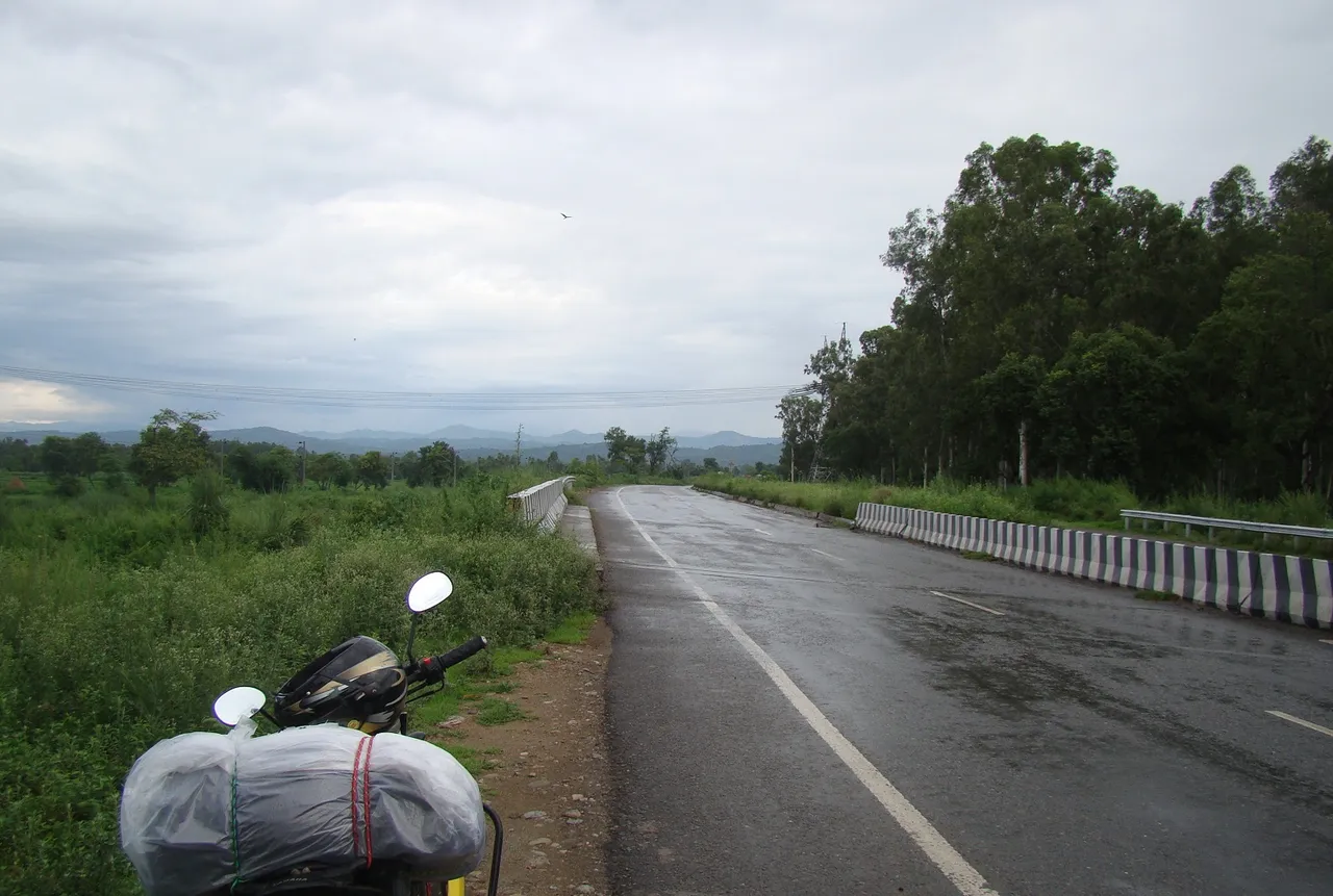 Jammu Pathankot highway.jpg
