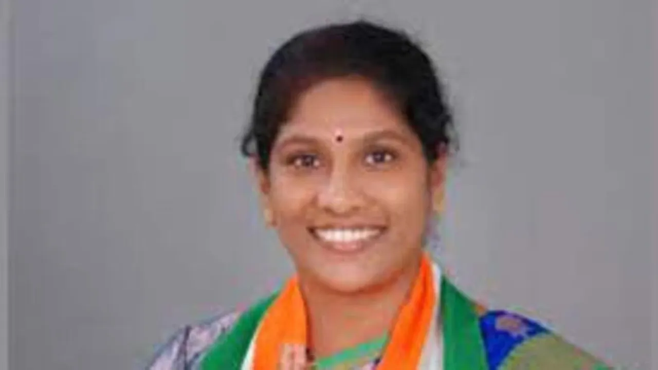 Telangana polls: ‘If elected I will be at doorsteps of people,’ says Gaddar’s daughter Venela