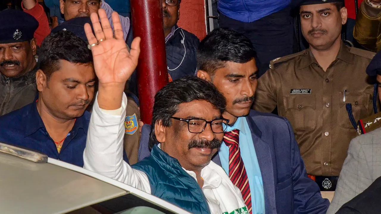 Former Jharkhand CM and JMM leader Hemant Soren being produced before a PMLA court following his arrest by Enforcement Directorate (ED) officials