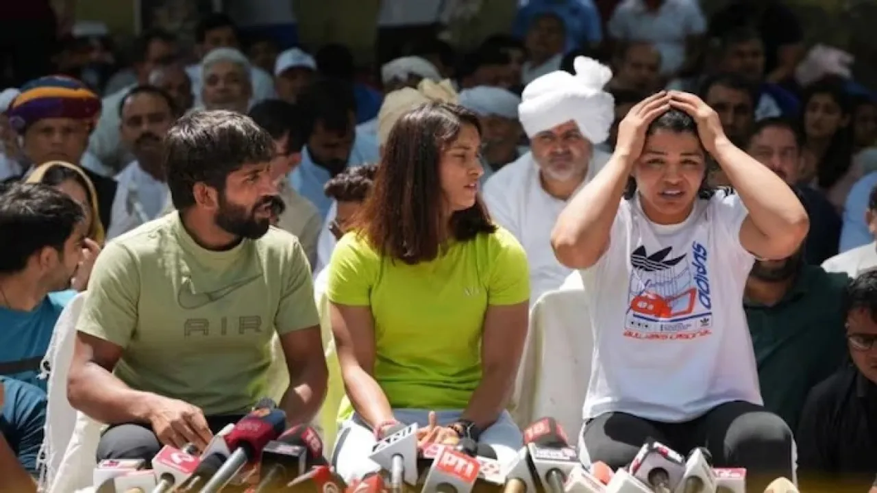 Protesting wrestlers say will their 'throw their medals' into Ganges, sit on hunger strike at India Gate