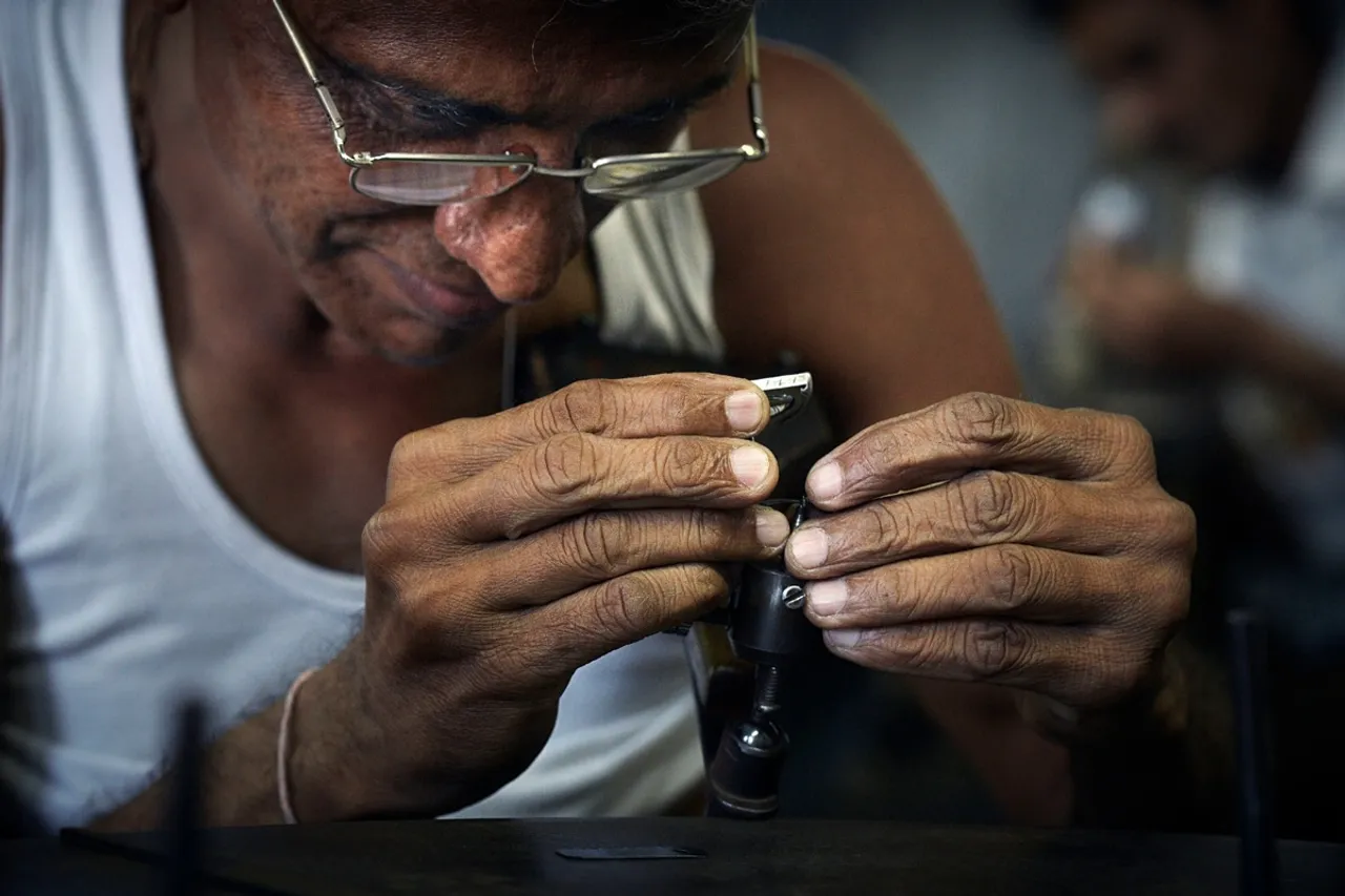 India's diamond polishing industry revenue may drop 30-35% this fiscal: Crisil Ratings