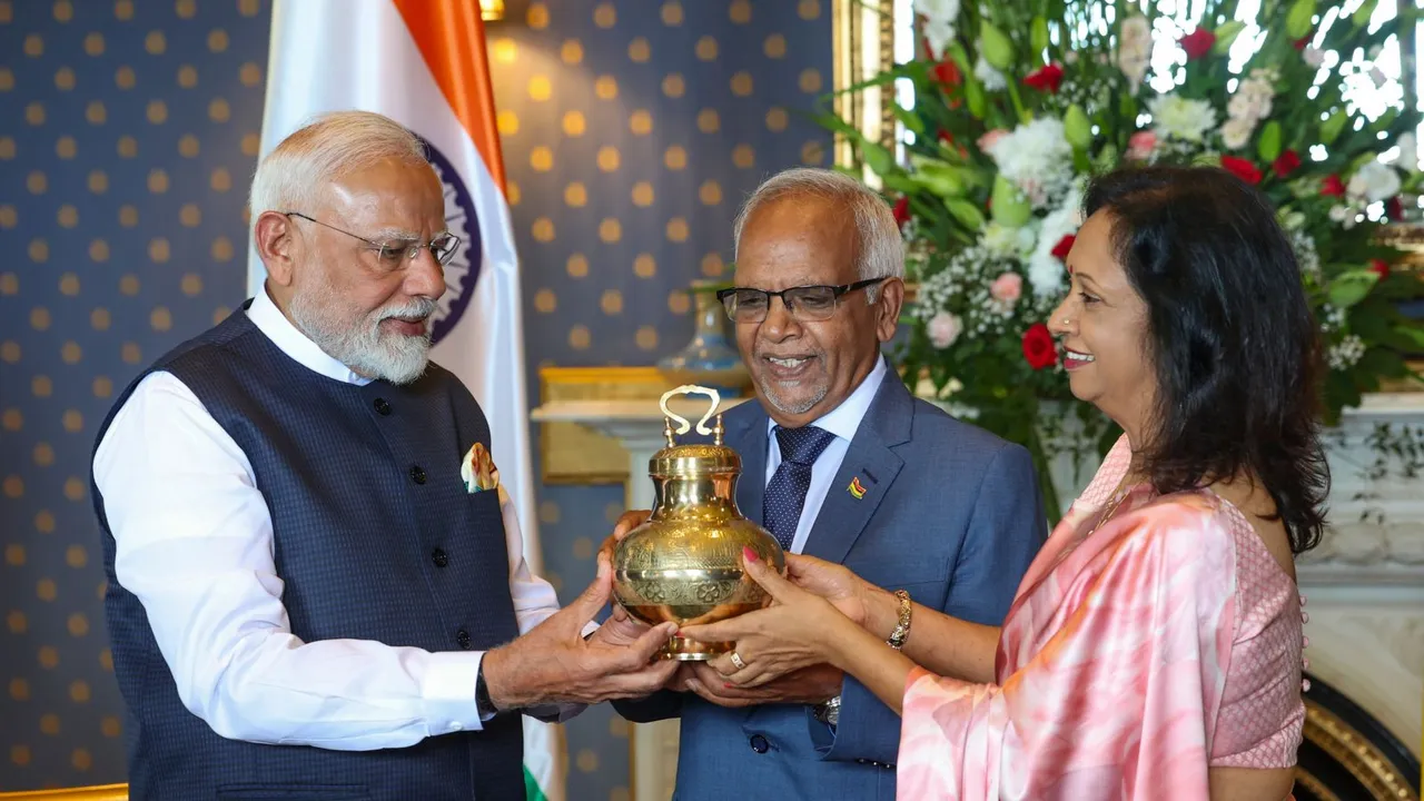 Narendra Modi Mauritius Gift