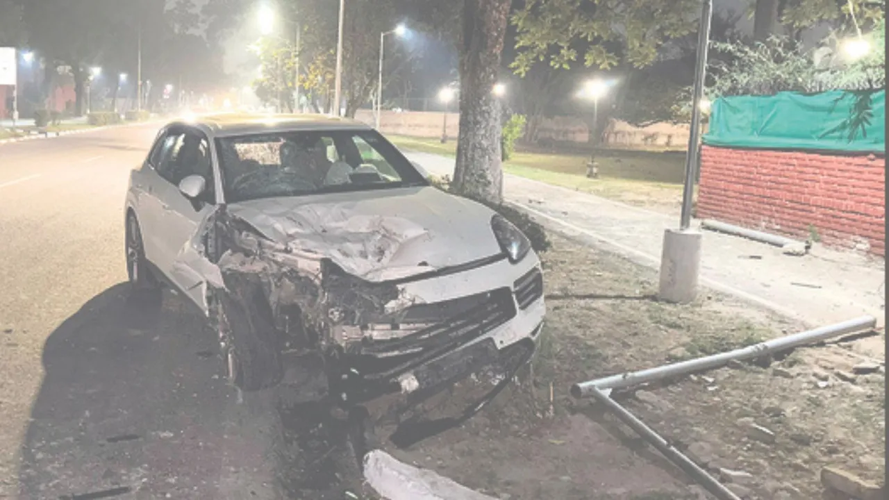 Damaged car 2