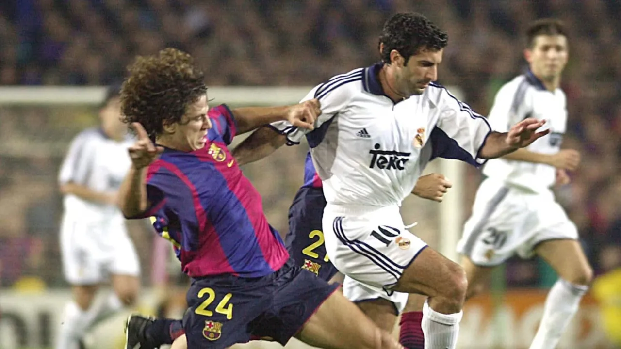 Luis Figo Carles Puyol El Clasico