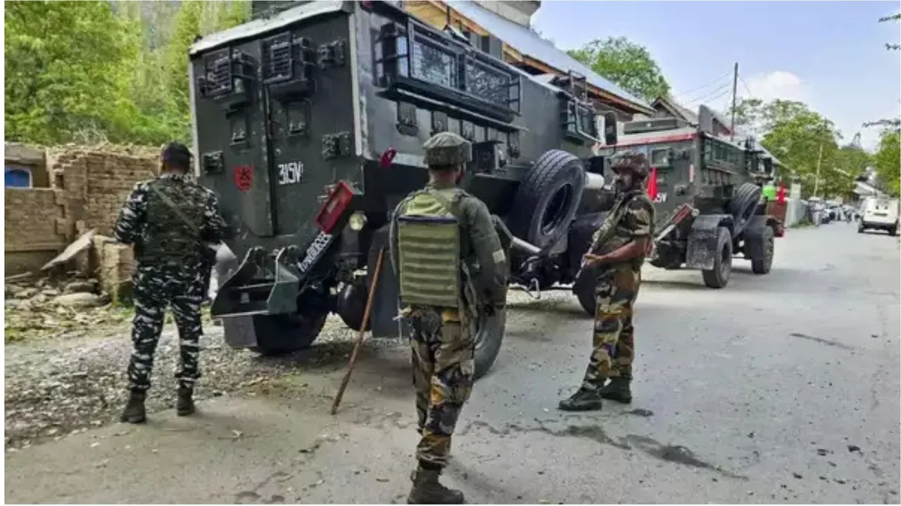 Security forces patroling in Jammu and Kashmir image