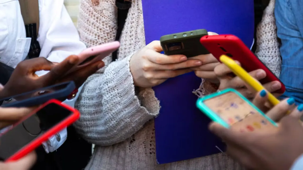 Kids Social Media Influencers ASCI Mobile Phone Internet Ban TRAI Telecom