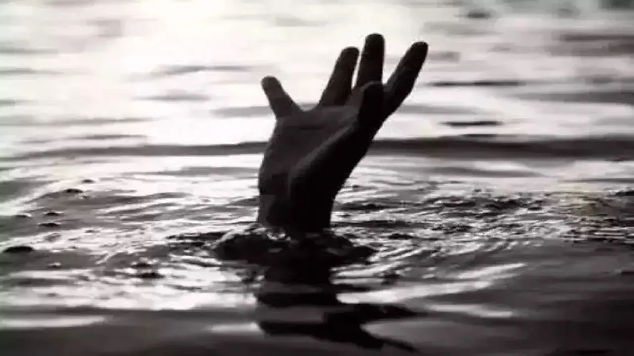 Teenage boy drowns in Saryu River while taking selfies in Uttar Pradesh's Ballia