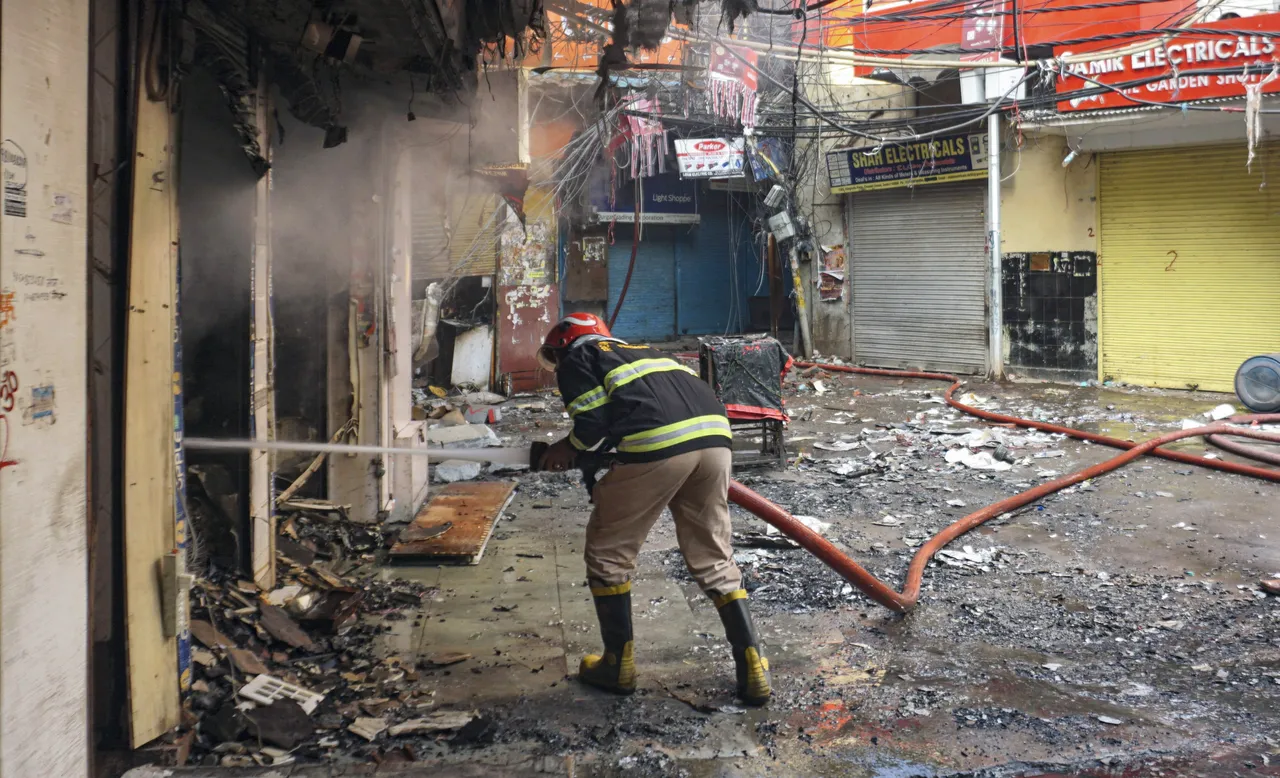 More than 100 shops gutted in fire at market in Delhi's Chandni Chowk