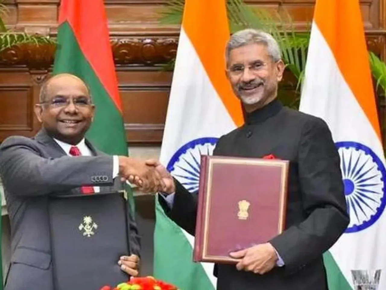 Minister of Foreign Affairs of Maldives visits India as presidential elections loom