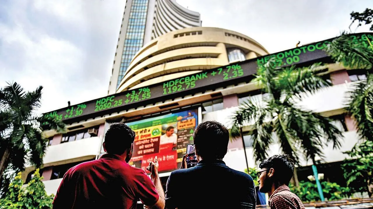 Benchmark indices trade lower despite firm start; Sensex at 60,750