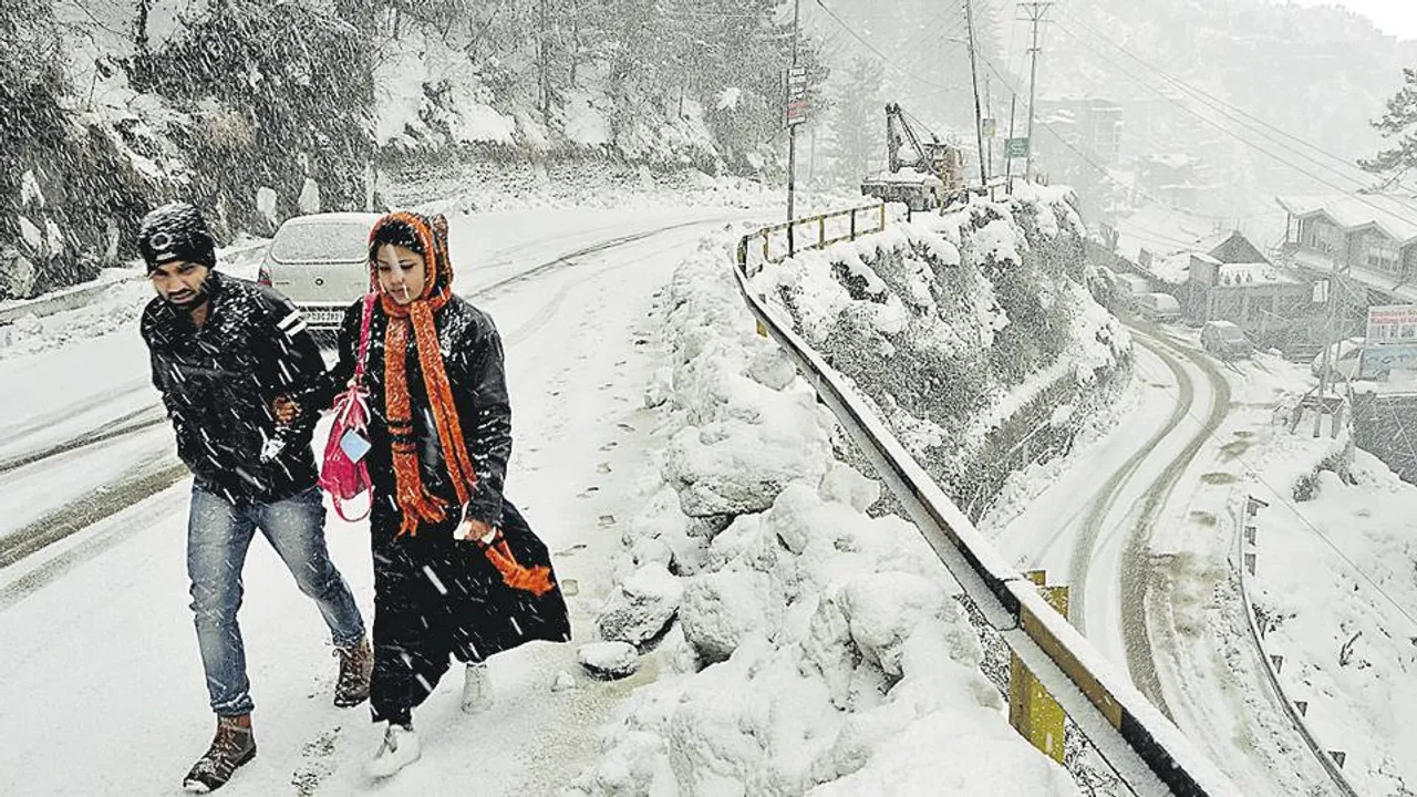 Tourist footfall increases in snow-clad Shimla, hotel occupancy 70%