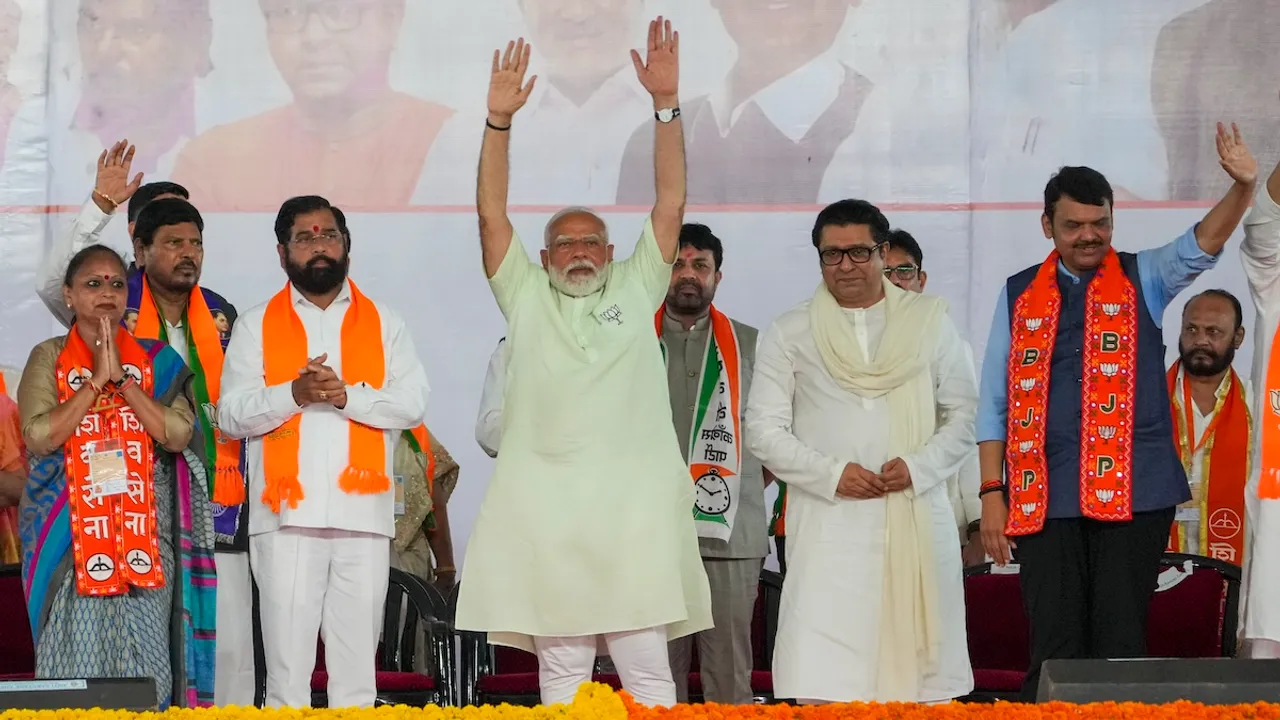 Raj Thackeray shares stage with Modi in Mumbai