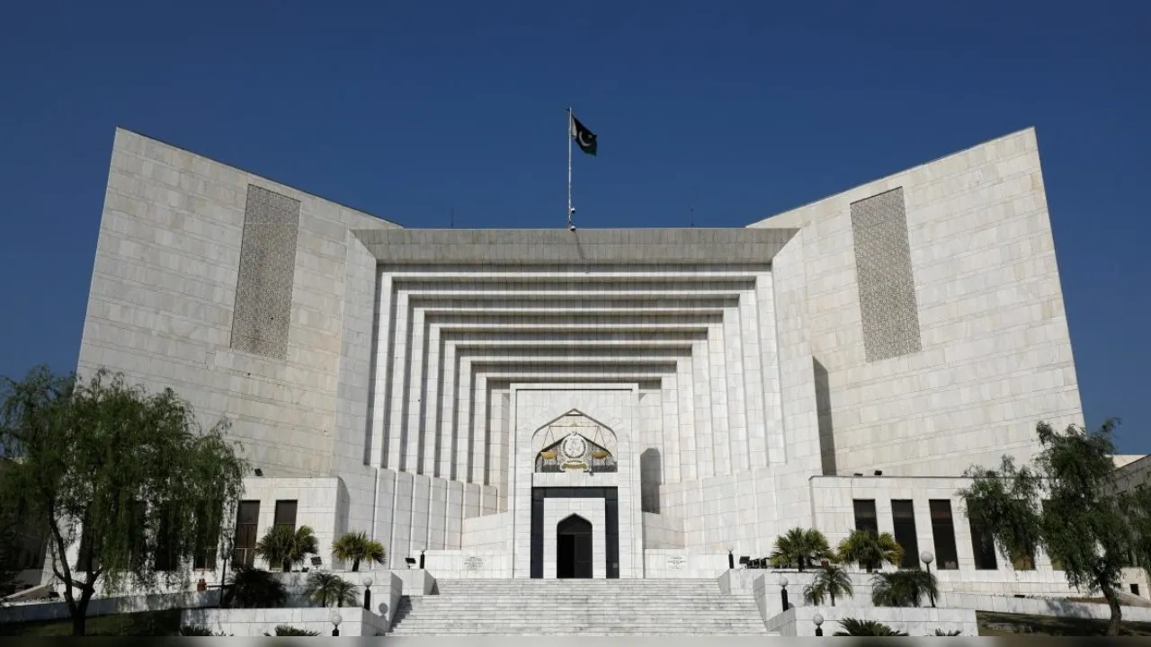 Pakistan SC urges government & opposition to hold talks on holding elections in Punjab province