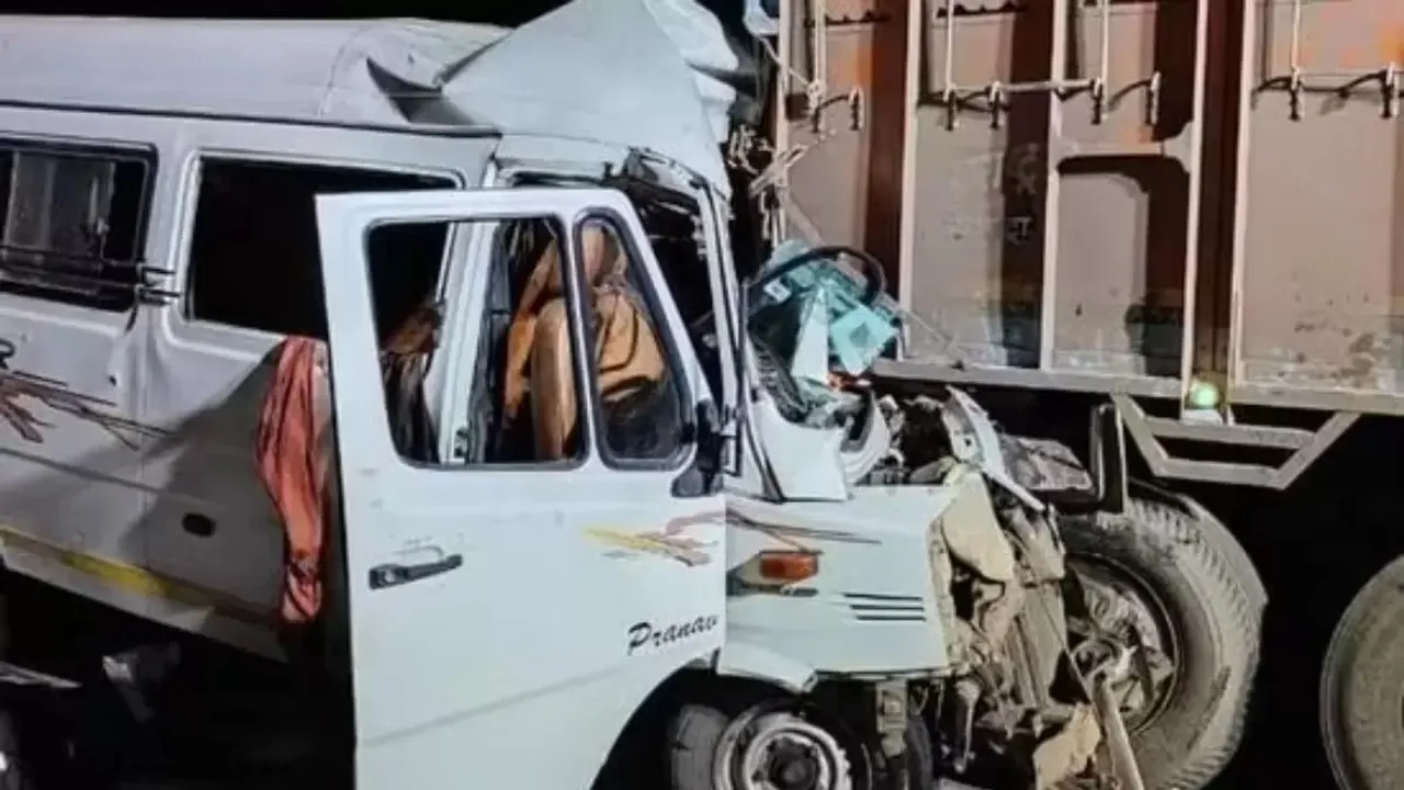12 killed, 23 injured as mini-bus hits truck on Samruddhi Expressway in Maharashtra