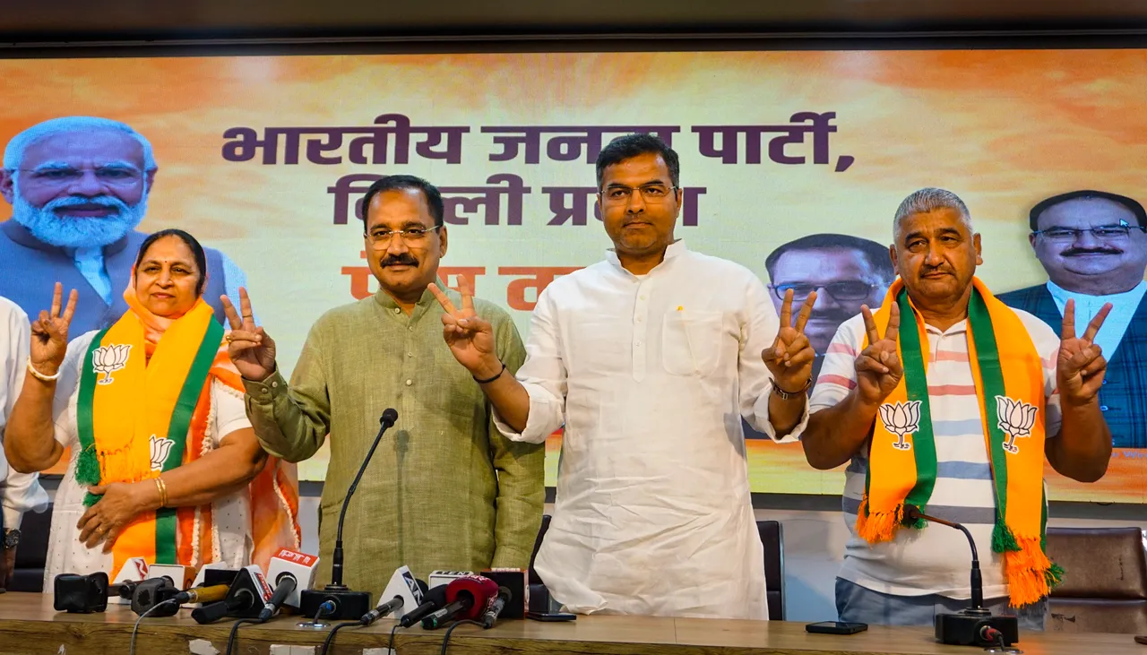 AAP councillor joins BJP ahead of MCD mayor poll on April 26
