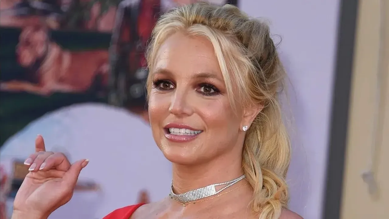 Britney Spears denies music comeback, debunks album rumors