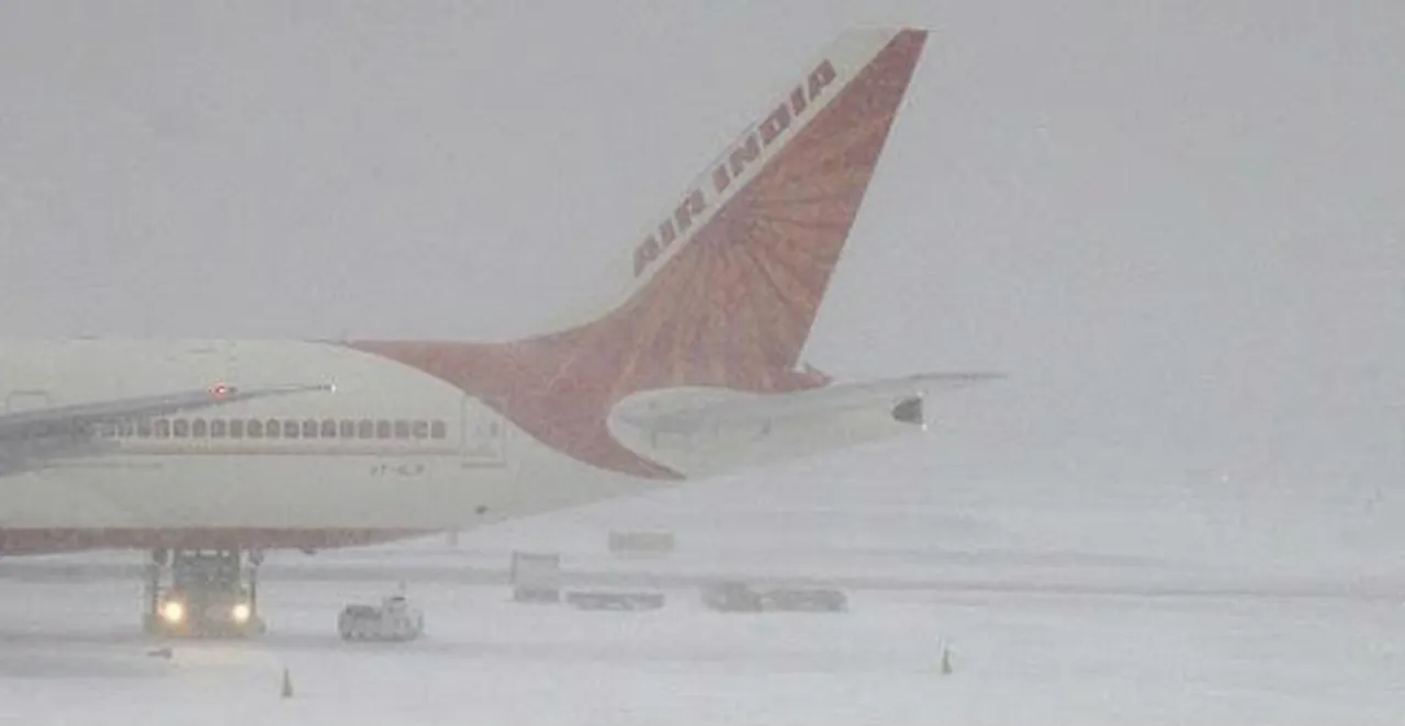 AIR-INDIA-Snowfall-Weather-Srinagar-Airport