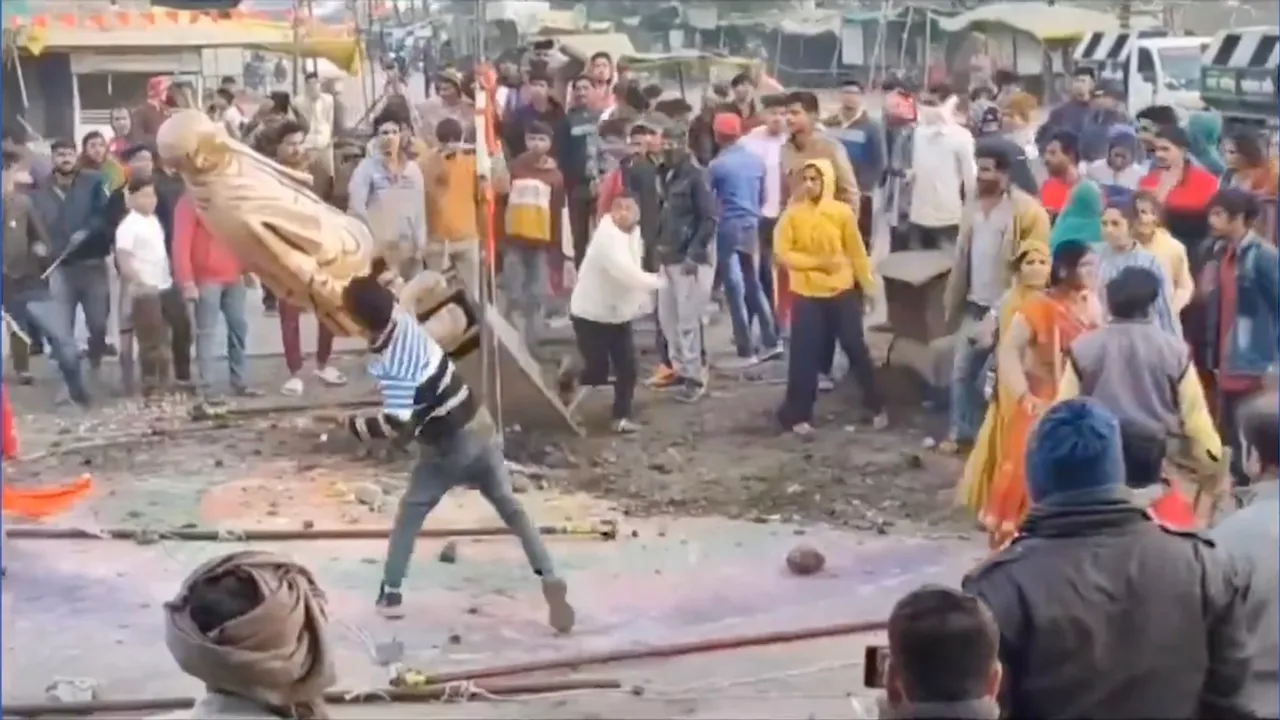 Sardar Patel statue vandalised in Ujjain