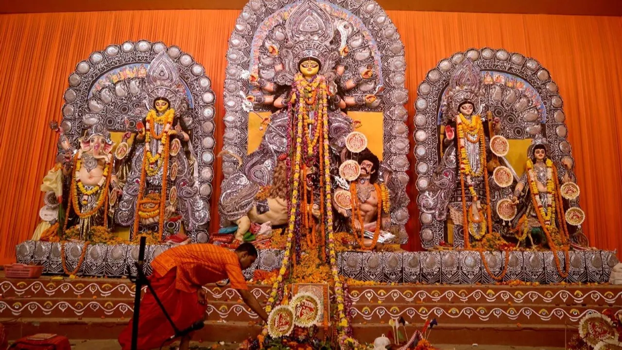 Pol parties in Bengal using Durga Puja for the 2024 poll battle