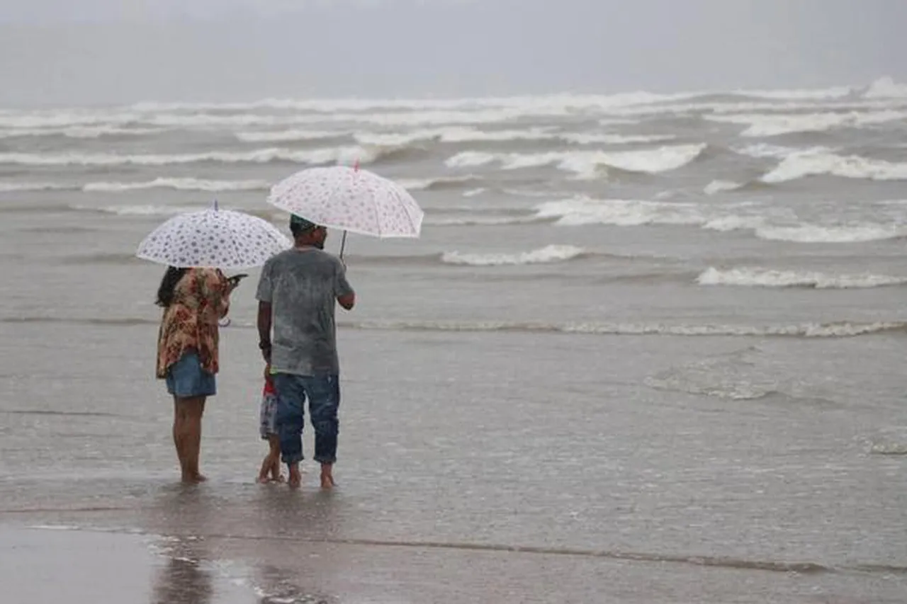 Goa witnesses heavy rains, IMD issues 'yellow' alert for coastal state