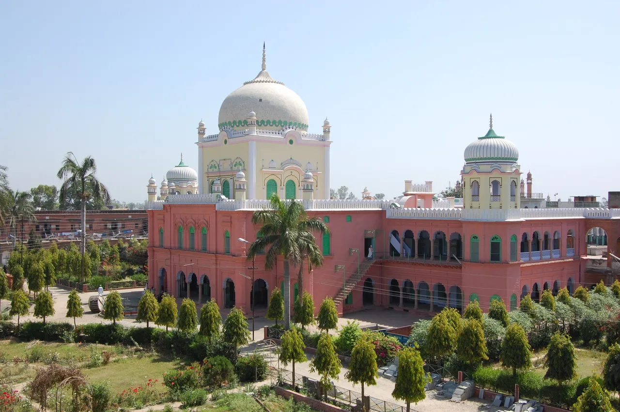 UP minorities commission issues notice to Darul Uloom Deoband on 'ban' on students opting for courses outside