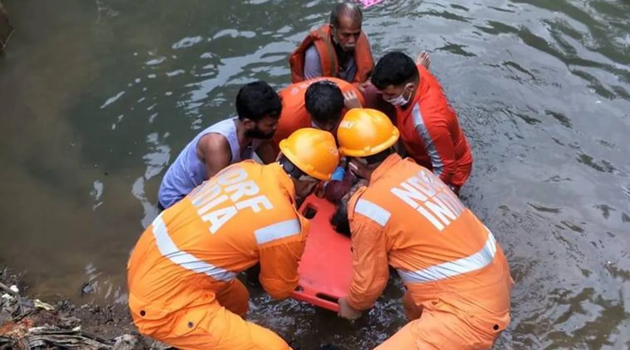 Mumbai NDRF rescue