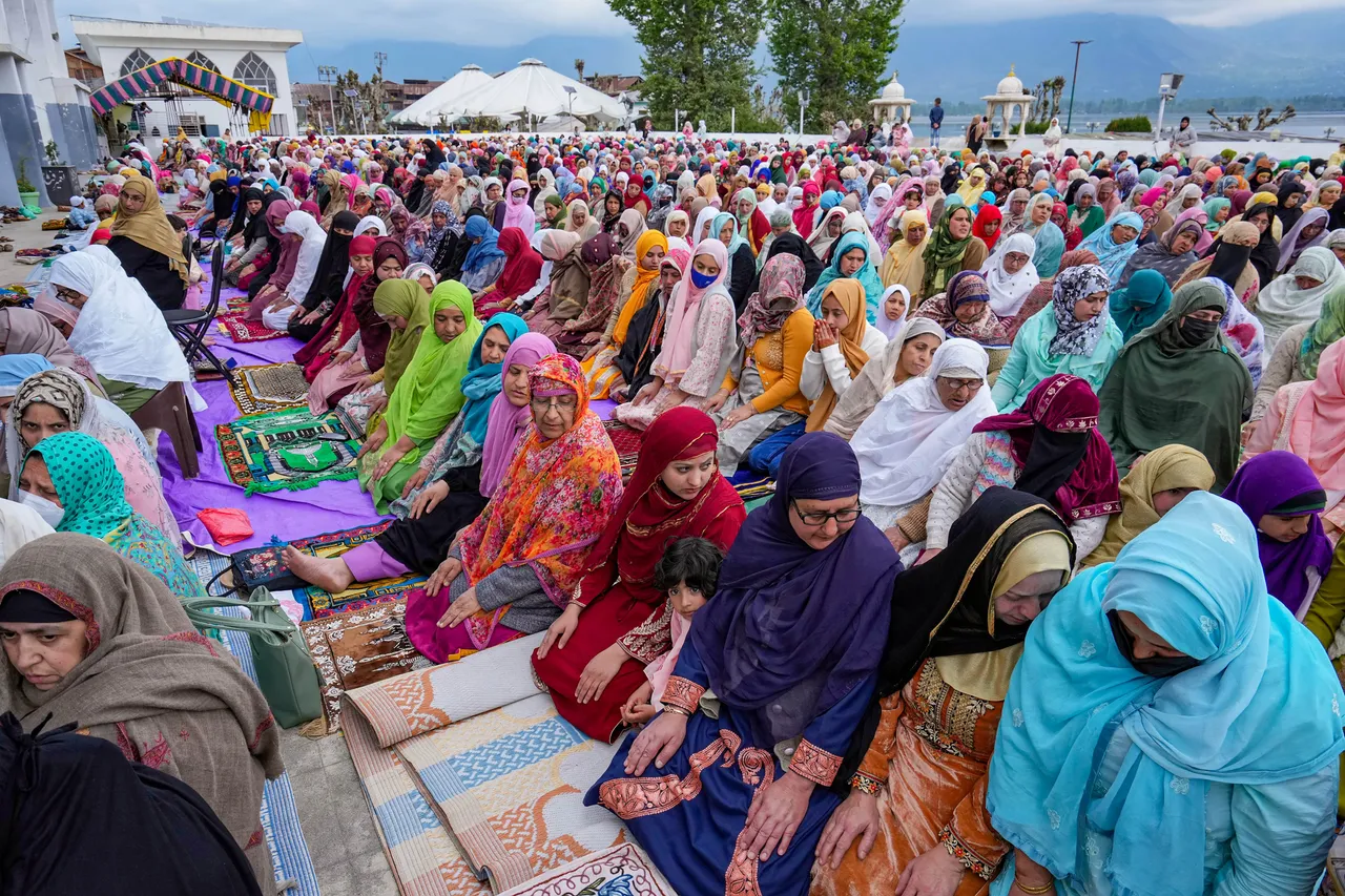 Eid-ul-Fitr celebrations Srinagar Muslims
