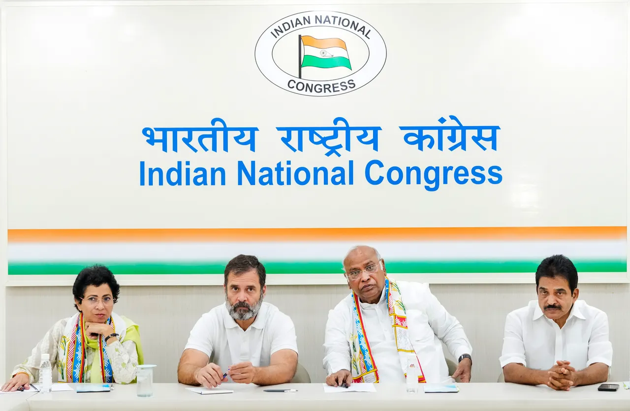 Congress meeting Rahul Gandhi Mallikarjun Kharge Kumari Selja