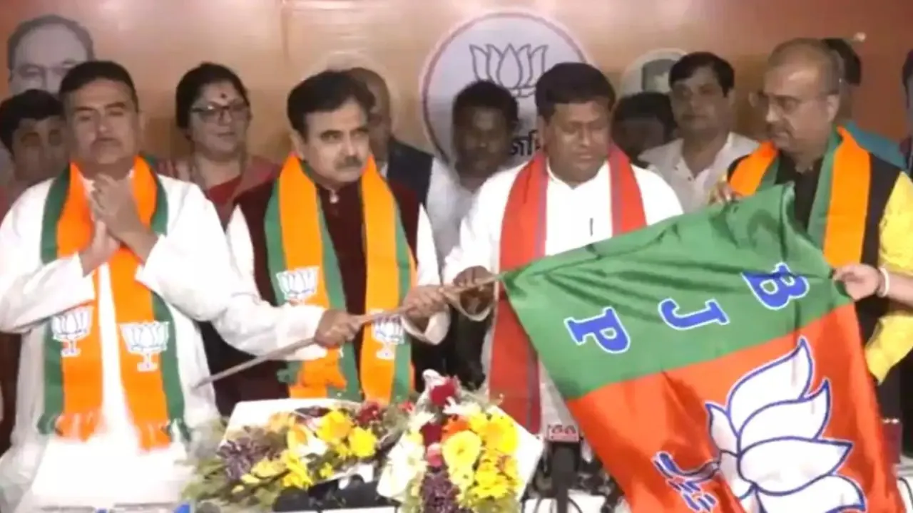 Abhijit Gangopadhyay joins BJP